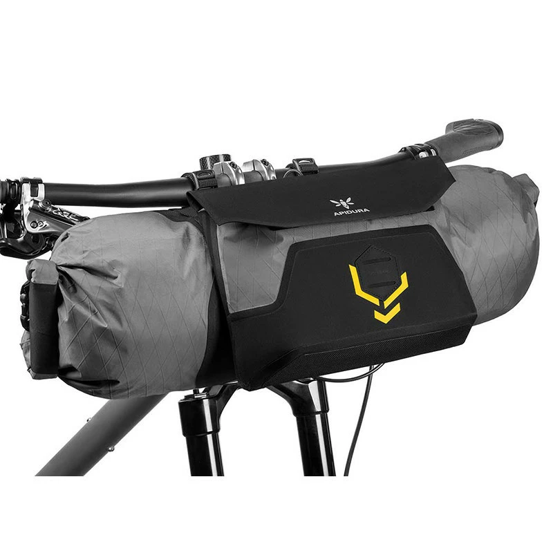 Apidura Backcountry Accessory Pocket (4 L) - Clip-On-Lenkertasche Für Apidura Handlebar Packs – Bild 4