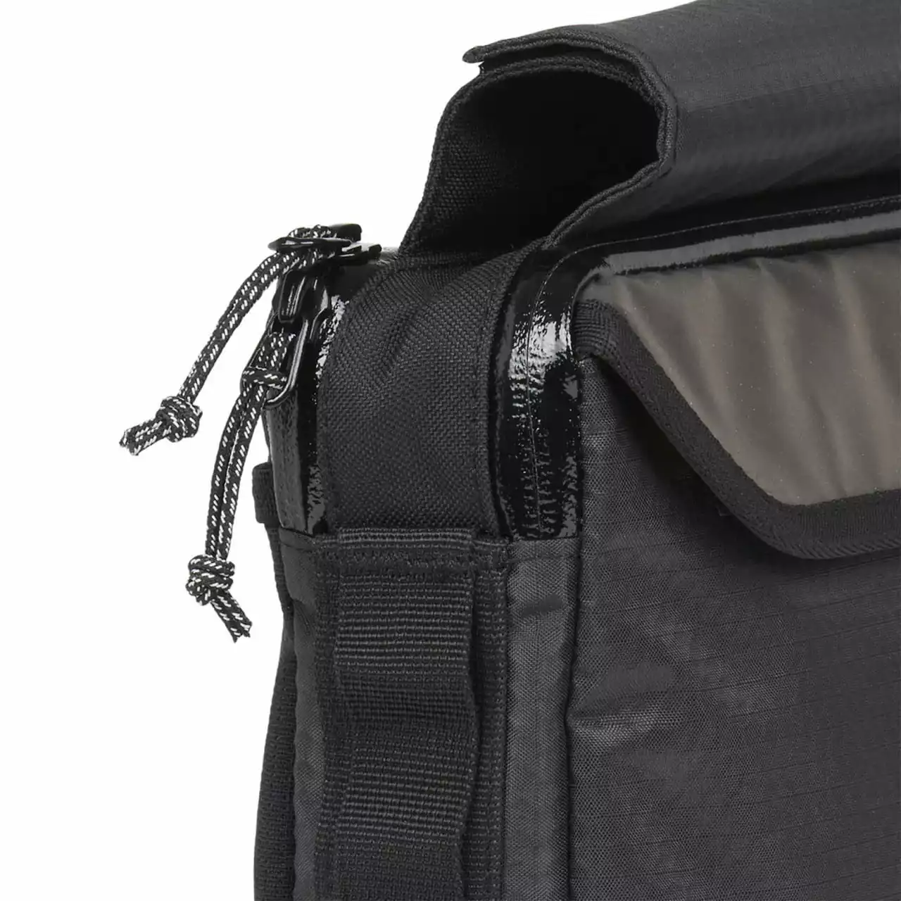 AEVOR Bike Frame Bag Large Proof Black Rahmentasche - Auch Als Sling-Tasche Nutzbar 4,5 Liter - Schw â Bild 5